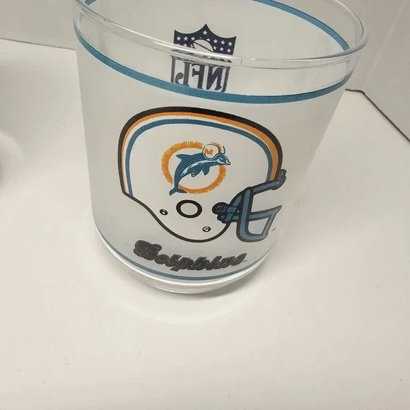 Miami Dolphins NFL Mobil Frosted Glass Tumblers Set of 2 Helmet Logo Cups - Picture 3 of 8